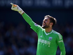 Di posisi kiper, Ben Foster tampil gemilang di pekan ke-37. Ia berperan penting saat West Bromwich Albion mengalahkan Tottenham Hotspur dengan melakukan lima penyelamatan. (Foto: Ben Foster)