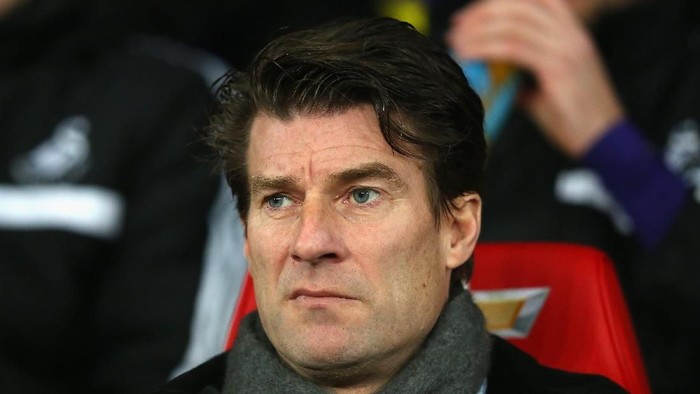 Michael Laudrup    Swansea City Manager Michael Laudrup looks on prior to the FA Cup with Budweiser Third round match between Manchester United and Swansea City at Old Trafford on January 5, 2014 in Manchester, England.  (Photo by Alex Livesey/Getty Images)