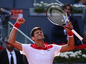 Djokovic Sisihkan Nishikori di Babak Pertama Djokovic Sisihkan Nishikori di Babak Pertama