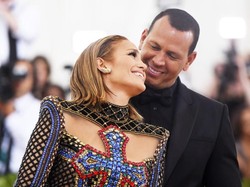 Alasan Jennifer Lopez Belum Mau Terburu-buru Nikah di Usia 48