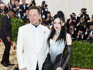 Grimes Gugat Elon Musk atas Hak Sebagai Orang Tua dari Ketiga Anaknya Grimes Gugat Elon Musk atas Hak Sebagai Orang Tua dari Ketiga Anaknya