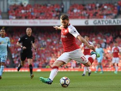 Sead Kolasinac juga menjadi bintang pekan ini setelah ia turut menyumbang satu gol bagi Arsenal. (Foto: Mike Hewitt/Getty Images)