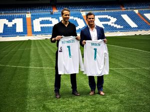 Deadpool dan Thanos Serbu Markas Real Madrid