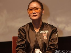 Sesal Inul Daratista Ketika Harus PHK Ribuan Karyawan