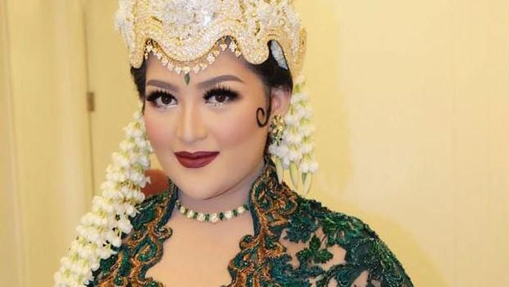 Foto: Kemewahan Pernikahan Putri Tutut Soeharto dari Siraman Hingga Resepsi Foto: Kemewahan Pernikahan Putri Tutut Soeharto dari Siraman Hingga Resepsi