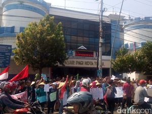 Tuntut Pemkot Kelola Pasar Pagi Tegal, Pedagang Mogok Jualan