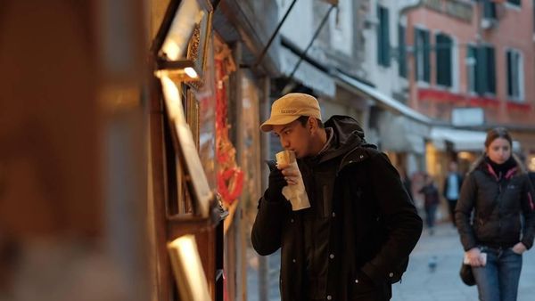 Ini Gaya Kocak Ge Pamungkas Saat Masak dan Makan Mie Ayam