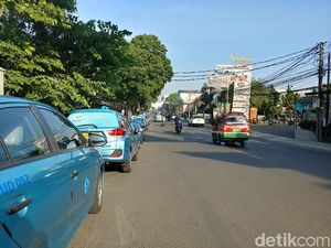 Mogok Angkot di Bandung Tak Jadi, Sopir: Mending Narik Mogok Angkot di Bandung Tak Jadi, Sopir: Mending Narik