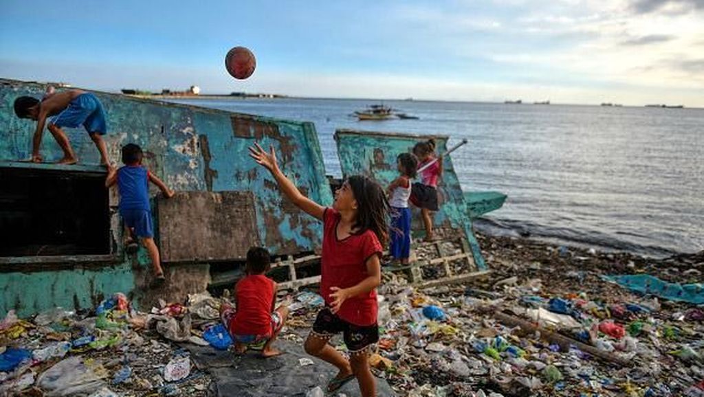 Potret Kehidupan Warga Filipina Hidup dalam Sampah
