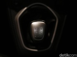 Pakai Mobil Manual Jangan Sembarangan Pindah Gigi, Ini Cara yang Benar