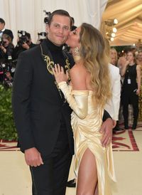 Sweet! Gisele Bundchen Akui Tom Brady Jago Bikin Waffle