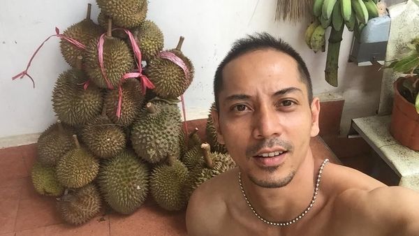 Fauzi Baadilla Doyan Banget Makan Durian, Ini Buktinya!