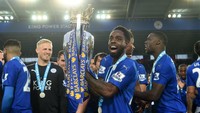 Nathan Dyer sudah membela Swansea City sejak 2009. Saat sekali meninggalkan Swansea, dia gabung Leicester City sebagai pemain pinjaman pada 2015/2016, ketika The Foxes sukses menaklukkan Premier League. Meski hanya pelapis Riyad Mahrez, Dyer tampil 12 kali dan berhak mendapat medali. Foto: Michael Regan/Getty Images