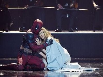Foto: Liburannya Penari Deadpool di Video Klip Celine Dion