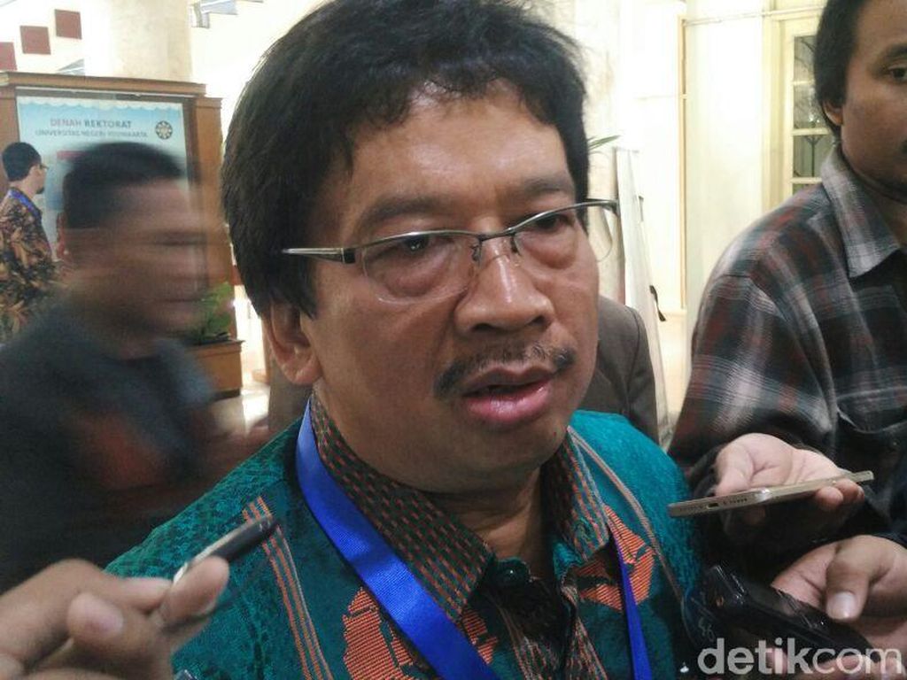 Mahasiswa Protes #UNSAprilMop soal Subsidi Pulsa, Ini Respons Rektor Mahasiswa Protes #UNSAprilMop soal Subsidi Pulsa, Ini Respons Rektor