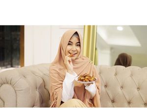 Adem Banget! Kalau Lihat Gaya Anisa Eks Cherrybelle Lagi Makan