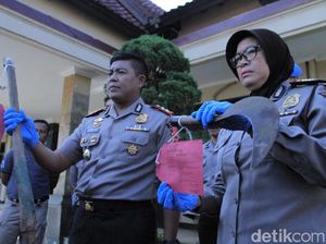 Ngeri! Pria Bantai Ibu dan Istri Pakai Cangkul di Bandung