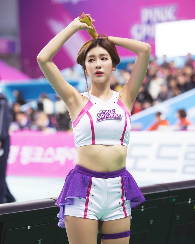 Пак чон ин черлидерша. Пак чон у хонда. Пак чон ин черлидерша. Чон сохи и соён. Ан сон-ён.