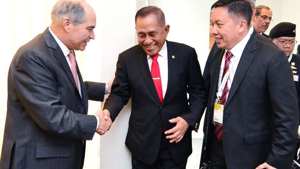 Ryamizard Bertemu PM Yordania Hani Al Mulki