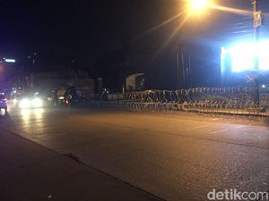 Mako Brimob Rusuh, Polisi Pasang Kawat Berduri Dekat Pintu Masuk Mako Brimob Rusuh, Polisi Pasang Kawat Berduri Dekat Pintu Masuk