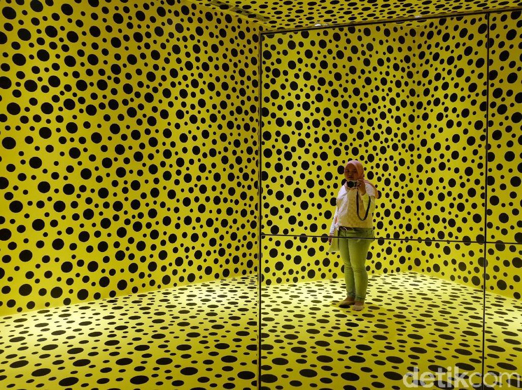 Menyelami Dunia Polkadot, Jaring hingga Labu Yayoi Kusama di Jakarta Menyelami Dunia Polkadot, Jaring hingga Labu Yayoi Kusama di Jakarta