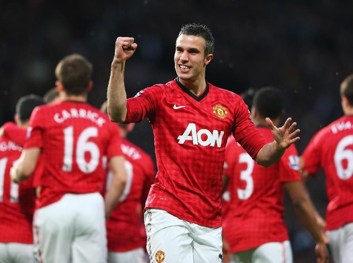 MANCHESTER, ENGLAND - APRIL 22:  Robin van Persie of Manchester United celebrates scoring the opening goal during the Barclays Premier League match between Manchester United and Aston Villa at Old Trafford on April 22, 2013 in Manchester, England.  (Photo by Alex Livesey/Getty Images)
