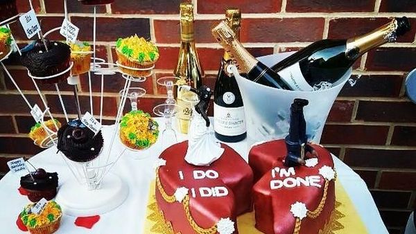 Ya Ampun! 10 Kue Ini Dibuat Khusus untuk Rayakan Perceraian
