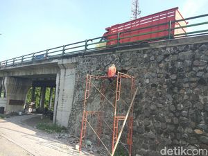Fondasi Flyover di Sidoarjo yang Retak Diperbaiki