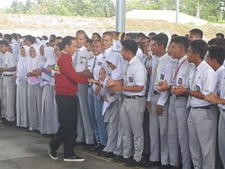 Jokowi: Gunakan Media Sosial untuk Semangat Belajar
