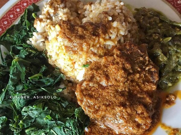 Lamak Nian! 10 Sajian Rendang dengan Nasi yang Jadi Menu Makan Siang Netizen