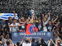 PSG pun mengangkat trofi domestik ketiganya musim ini, setelah sebelumnya sudah memastikan menjadi juara Ligue 1 dan Piala Liga Prancis. (Foto: Stringer/Reuters)