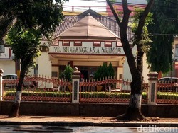 RS Bhayangkara Dijaga Ketat Polisi Bersenjata Api