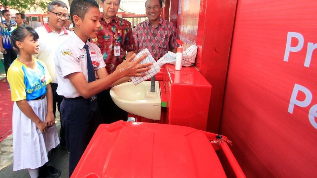 Peningkatan Akses Fasilitas Air Bersih dan Sarana Sanitasi Sekolah