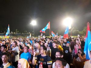 Koalisi Mahathir Klaim Menang Pemilu, Pendukung Luapkan Kebahagiaan