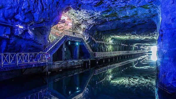 Foto: Terowongan Perang yang Jadi Tempat Konser