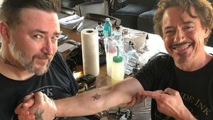 Filmnya Sukses, Para Bintang Avengers Buat Tato