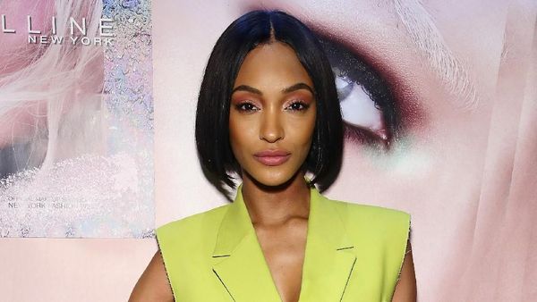 Foto: Model Cantik yang Pernah Ditolak di Fashion Show karena Payudara Besar