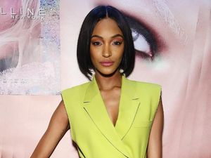 Beda Warna Kulit, Jourdan Dunn Dibayar Lebih Murah dari Cara Delevingne Beda Warna Kulit, Jourdan Dunn Dibayar Lebih Murah dari Cara Delevingne
