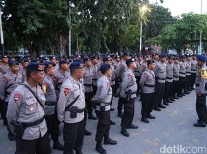 Polda Jatim Kirim 400 Personel Brimob ke Jakarta Amankan Aksi 115 Polda Jatim Kirim 400 Personel Brimob ke Jakarta Amankan Aksi 115