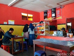 Setruk Bertagar #2019GantiPresiden, Karyawan Rumah Makan Dipecat