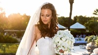Valentina Del Vecchio adalah istri dari bek AC Milan, Ignazio Abate. Wanita ini tampak sangat cantik dengan gaun pengantin. (Foto: Instagram)