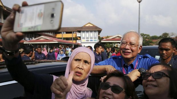 Tumbangnya Najib, PM Favorit Trump dari 'Takhta' Malaysia