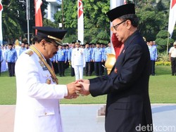 Jatim Dinilai Berprestasi, Soekarwo Diganjar Penghargaan Mendagri