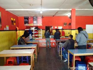Ini Rumah Makan di Sleman yang Setruknya Viral #2019GantiPresiden Ini Rumah Makan di Sleman yang Setruknya Viral #2019GantiPresiden