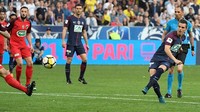 PSG unggul lebih dulu di menit ke-26. Giovani Lo Celso membawa Les Parisiens memimpin 1-0 usai memanfaatkan assist Thiago Motta. (Foto: Stringer/Reuters)