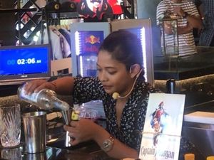 Cerita Kadek Ayu Soal Profesinya Sebagai Bartender Wanita