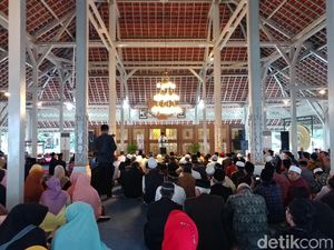 Ribuan Ulama di Bandung Doakan Ramadan dan Pilkada Damai
