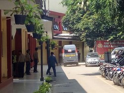 Video Saat 6 Korban Kerusuhan Mako Brimob Tiba di RS Polri