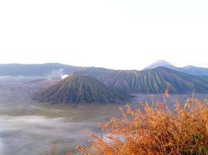 Panorama Indah Bromo dari Bukit Cinta