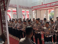 5 Polisi Gugur di Mako Brimob, Polres Garut Gelar Salat Gaib